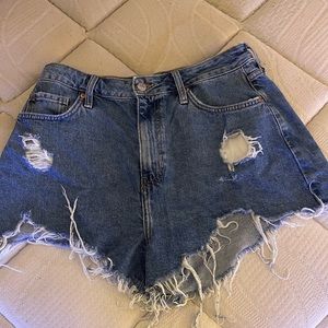 Short Jean shorts ripped